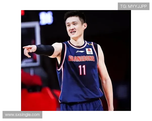 周鹏的篮球生涯回顾与未来展望：从青年才俊到球队核心的成长之路